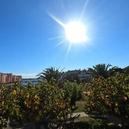 Superbe Appartement Vue Sur L'Etang. Apartment
